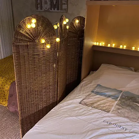 Au 9 Sans 6 : Lumineux Vue Laterale